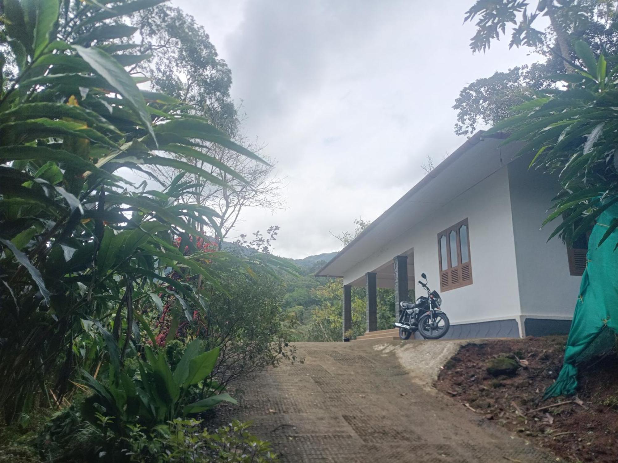 Anivilla Holiday Home Kunjithanny Anachal Экстерьер фото