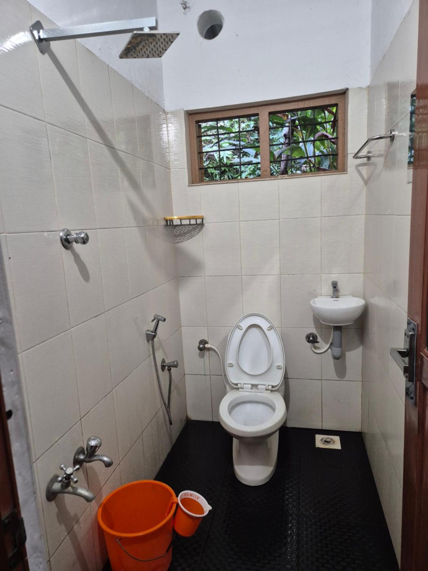 Anivilla Holiday Home Kunjithanny Anachal Экстерьер фото