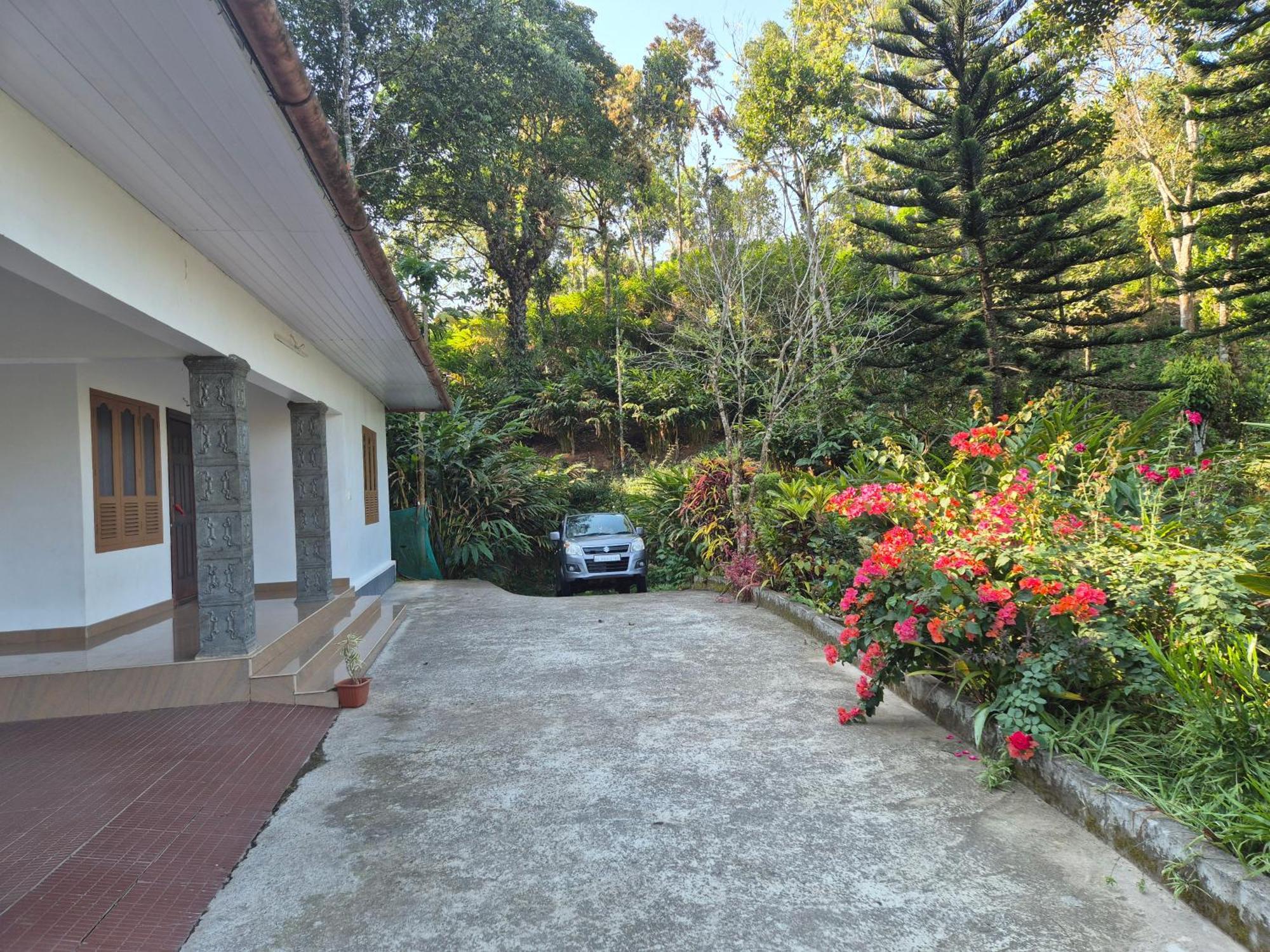 Anivilla Holiday Home Kunjithanny Anachal Экстерьер фото